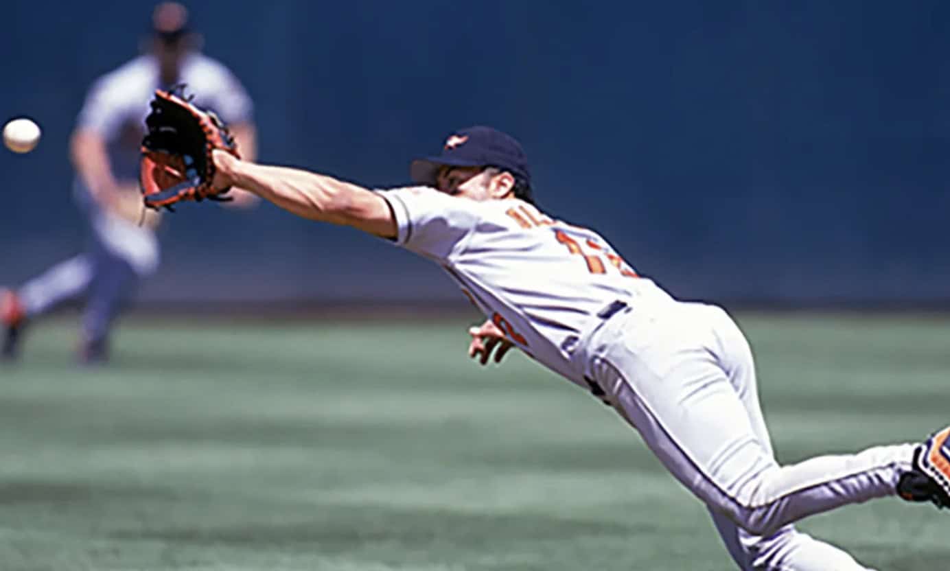 Roberto Alomar showcasing his second base excellence in the all-star lineup.
